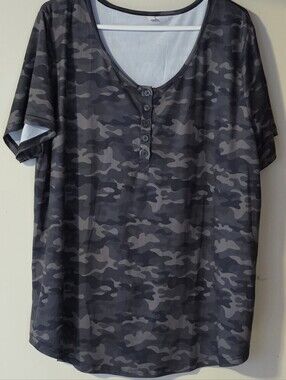 2X women's CARCOS Plus Size  Button accent Henley  Short Sleeve Crewneck T-Shirt